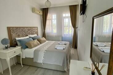 Alasonya Otel Alacati By Lamira