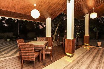 Clove Transit Hotel By Oyo Rooms