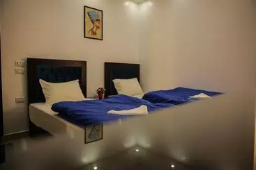 ユースホステル Queen Pyramids View Inn