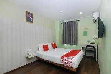 בית מלון כפרי Sunshine Inn