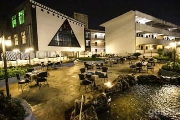 Iroomz Hotel Trupti International