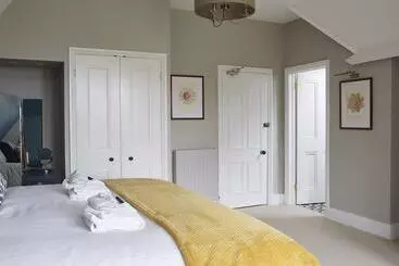 ペンション Sentry Mead