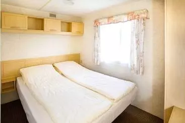 کلبه Holiday Camping Resort Domki Lazy