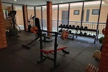 فندق Studio Apartments On A Hill