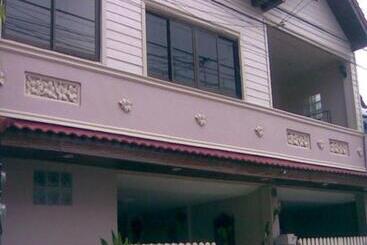 Pensão Chomhaad Guesthouse