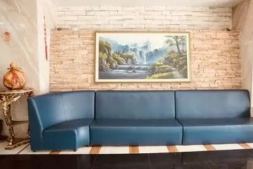 Hotel E