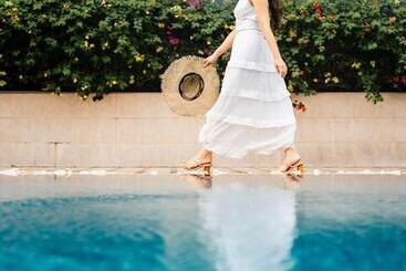 Herberge Thalay Chaam By Tha