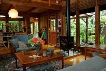 Bed & Breakfast Volcano Rainforest Retreat