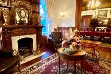 Hogan House At Rose Hill B&b