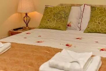Bed and Breakfast The Warren Guest House