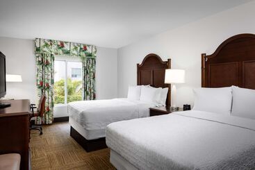 استراحتگاه Hampton Inn & Suites San Juan