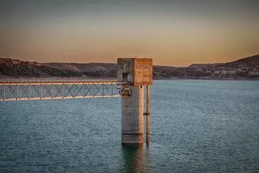 Hotelli Holiday Lodge On Canyon Lake