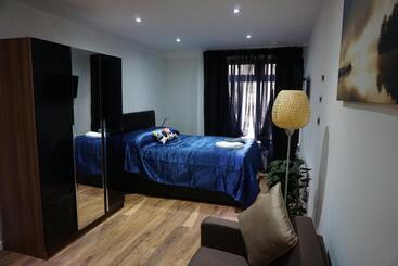 آپارتمانهای توریستها Victoria House Apartments