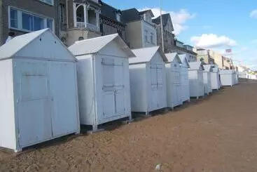 Aamiaismajoitus (B&B) Relais Du Cap Romain