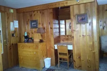 Hotel Riverside Lodge & Retreat
