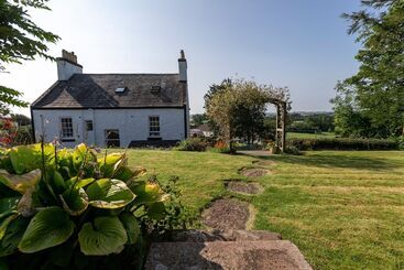 تختخواب و صبحانه Craigmount