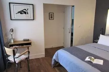 تختخواب و صبحانه La Villa Dunois