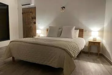 Bed and Breakfast Mas La Chêneraie Lourmarin Au Calme, à 10 Mn Du Centre Ville à Pied