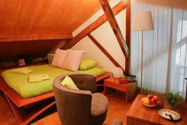 Bed and Breakfast Moulin D Entre Les Roches