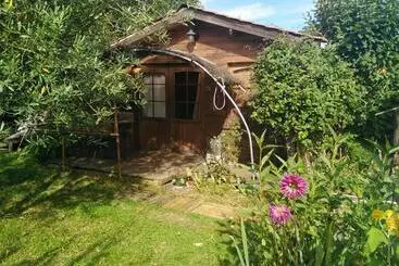 Mökkimajoitus Le Chalet Du Jardin Caché