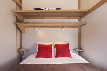 בית מלון כפרי Huttopia Bourg St Maurice