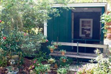 مبيت وإفطار Hibiscus Coffee & Guesthouse