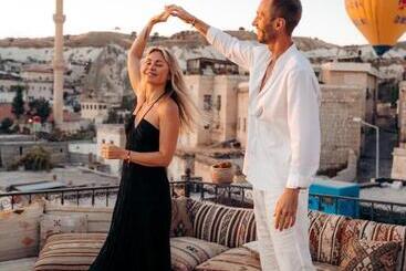 هتل Caftan Cave Suites