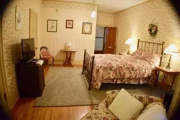 The Hancock House Bed & Breakfast Inn