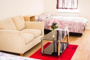 פנסיון Queen Guest House