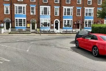 Majatalo The Warwick