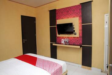 הוסטל Dely By Oyo Rooms