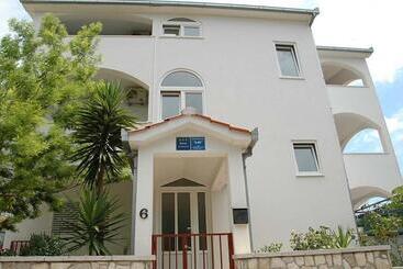 Apartments Lukić 1944