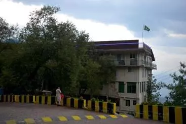 هتل Holiday Grand Resort Bhurban