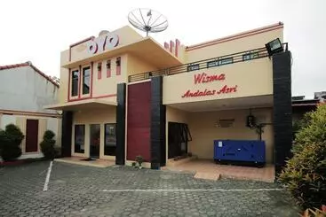 Hôtel Reddoorz At Andalas Asri