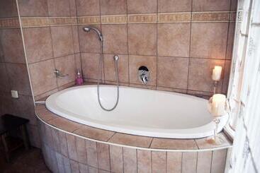 Pension Brooklyn Guesthouses