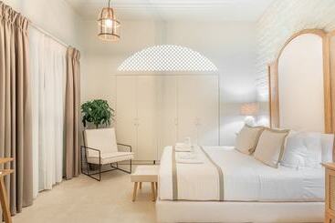 Apart Hotel Casa Di Fiori Andros Suites