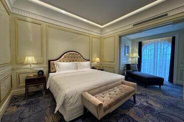 Otel Radisson Blu Forest Manor Shanghai Hongqiao   Near Necc