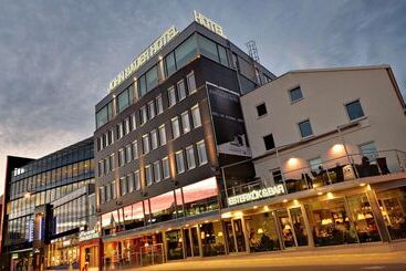 בית מלון כפרי Best Western Plus John Bauer