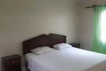 Pinneys Beach Hotel Nevis