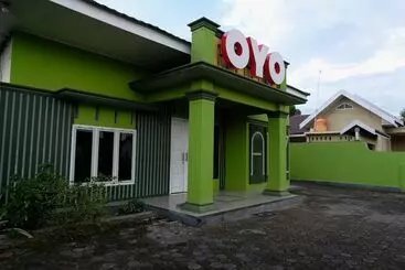 هتل Reddoorz Syariah Near Universitas Batanghari Jambi