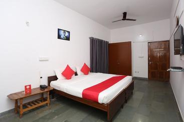 Hotel Singing Birds Home Stay By Oyo Rooms