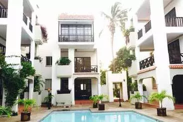 Wayside Beach Apartments