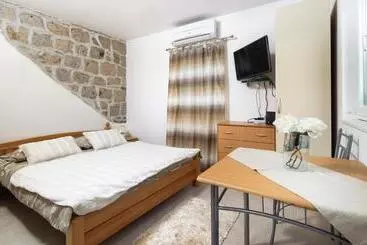 La Perla Apartments