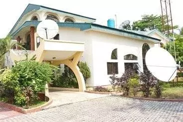 Tourist Castle Hotel And Suites