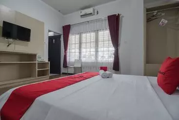 ペンション Reddoorz Syariah Plus @ Banjarbaru