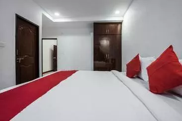 Oyo 27720 V Hotel Gachibowli