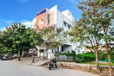 هتل Fabexpress Sorgam Service Apartment