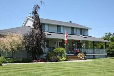 Mt Bakerview Bed And Breakfast