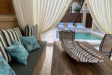 آپارتمان‌های توریست‌ها Sperveri Della Regina