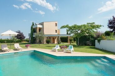 Turistlägenheter Belus Luxury Villa Ii